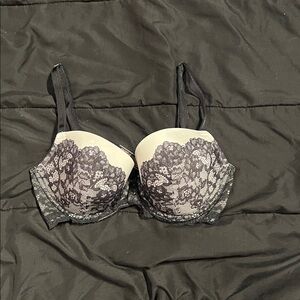 Victoria's Secret Black and Cream Lace Bra